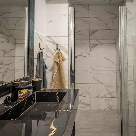 Riverside Forest & * Chl'aba