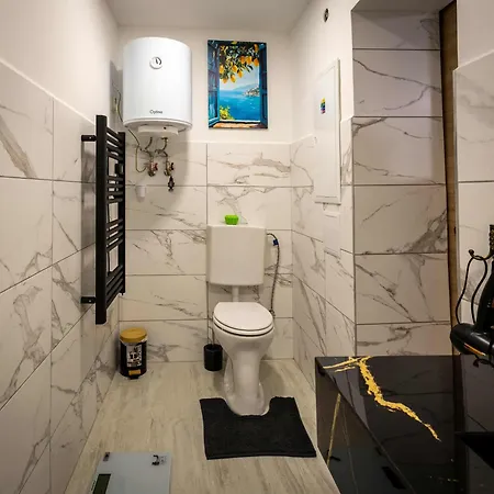 Apartament Riverside Forest & Chl'aba