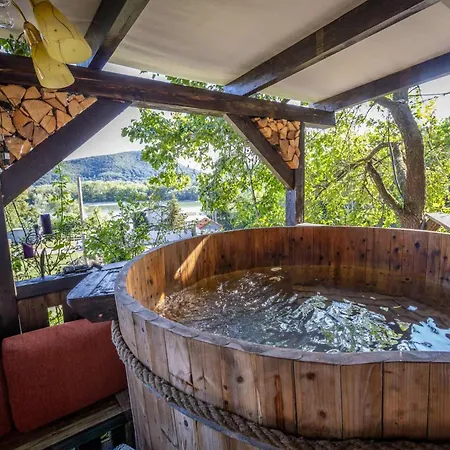 Riverside Forest & *