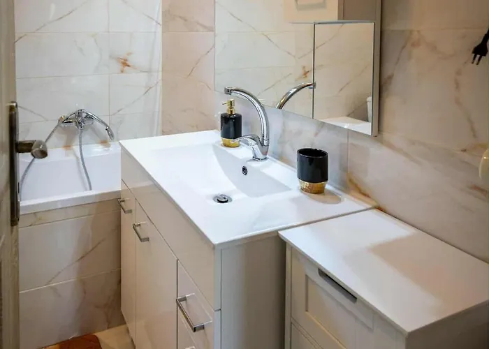 Daire Riverside Forest & *