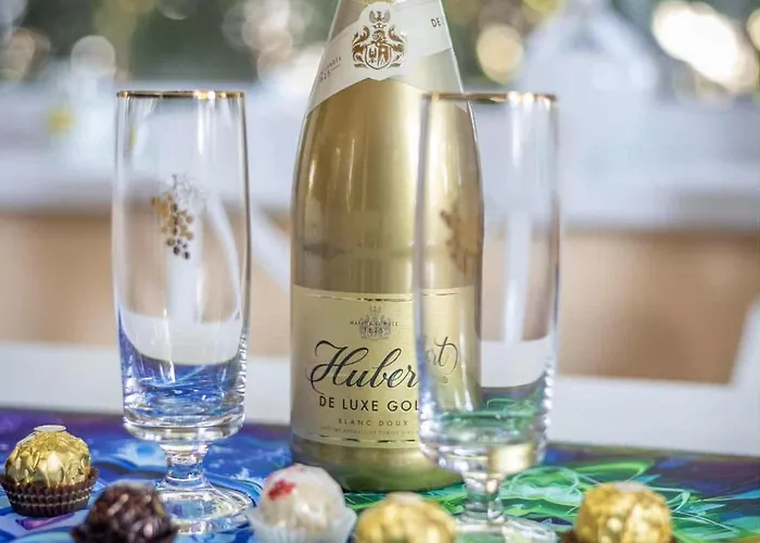 شقة Riverside Forest & *