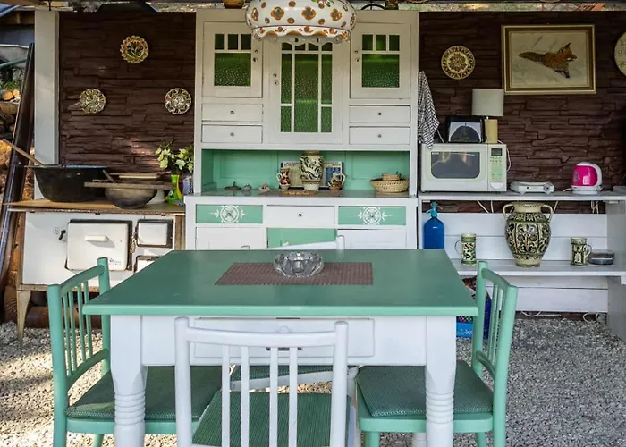 شقة Riverside Forest & Chl'aba