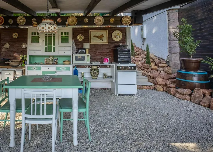 Riverside Forest & * Chl'aba