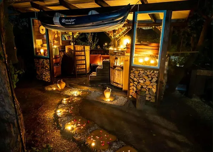 Riverside Forest & شقة *